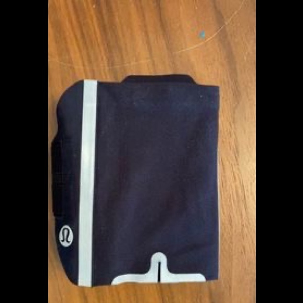 Lululemon fast and free arm band running phone holder